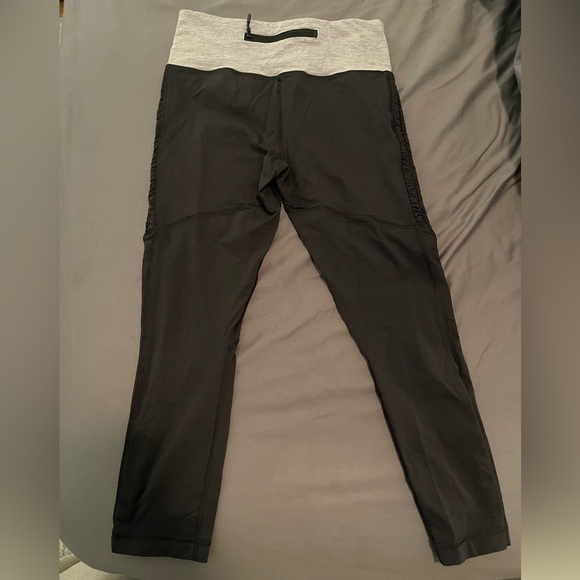 Lululemon Run Free Crop - Black - Picture 2 of 4